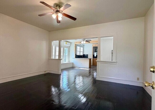 Foto del edificio - Charming Home in Exeter coming soon!