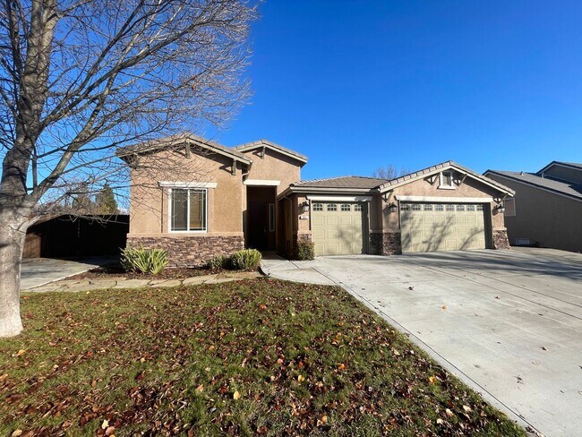 Foto del edificio - 4 br, 3.5 bath House - 811 Angus St