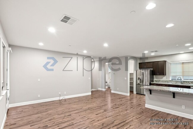 Foto del edificio - 1613 Murasky Pl