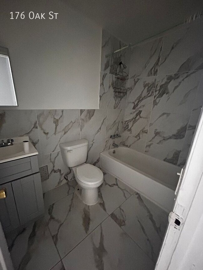 Photo - 176 Oak St Apartment