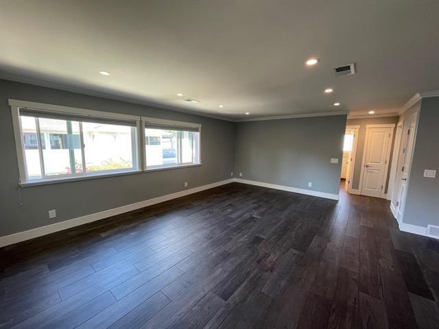 Building Photo - 735 Roble Ave