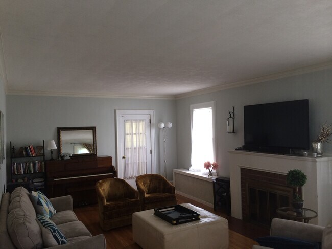 Foto del edificio - 2408 Sunset Ave