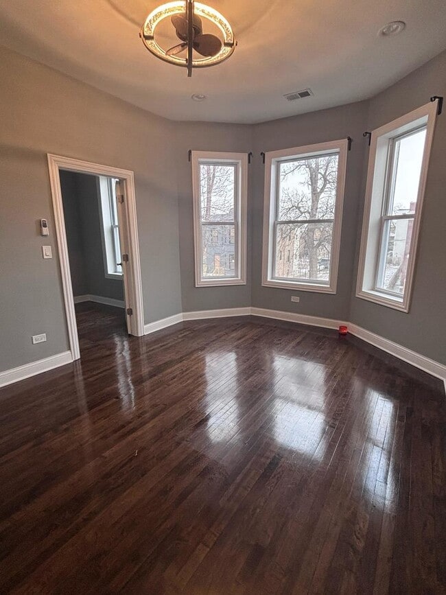 Building Photo - 1826 S Springfield Ave