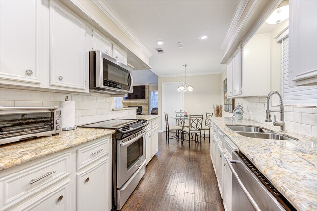 Foto del edificio - 12727 Westella Dr
