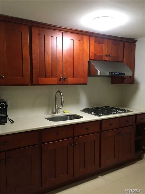 Foto del edificio - 120-53 Sunrise Ct