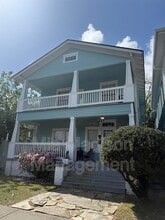 Building Photo - 607 W 44th St
