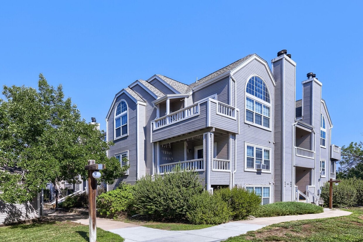 Photo - 5745 W Atlantic Place Unit 202