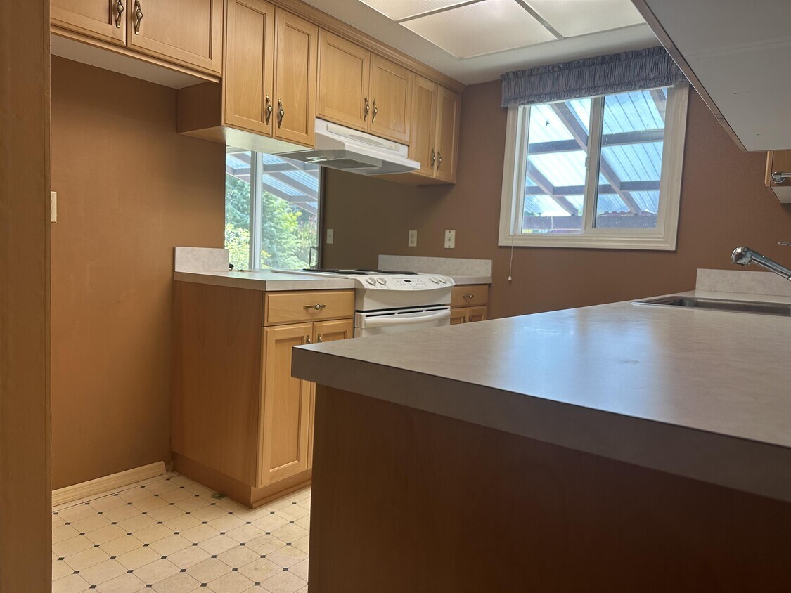 Primary Photo - 12174 SE Sunnycreek Ln