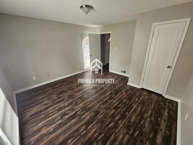 Building Photo - 5395 Fontana Ave