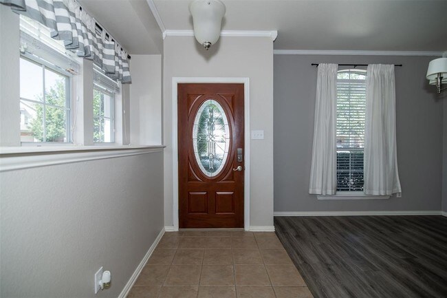 Foto del edificio - 4600 Golden Yarrow Dr