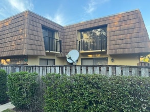 Building Photo - 5286 Willow Ct
