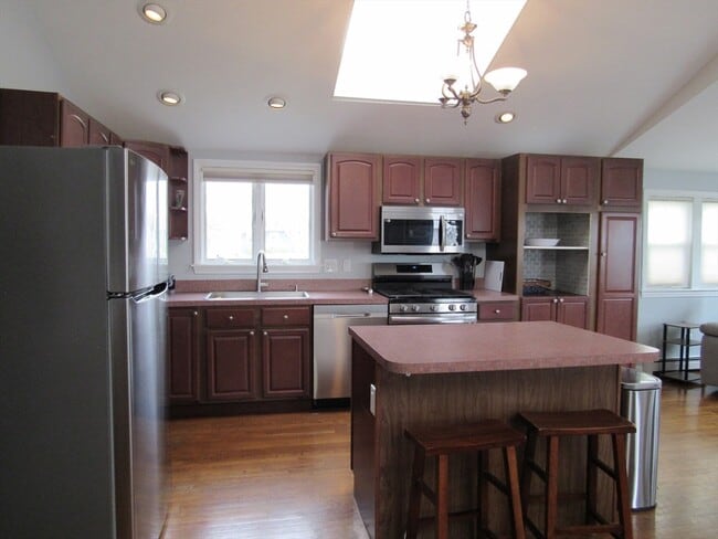 Building Photo - 9 Saltworks Ln