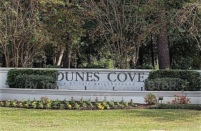 Foto del edificio - 9327 Cove Dr