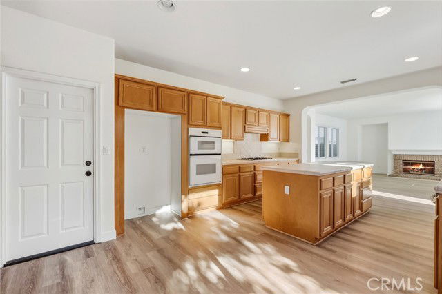 Building Photo - 6 Sutton