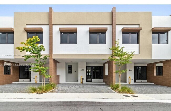 Foto del edificio - 4130 N Oak Pl