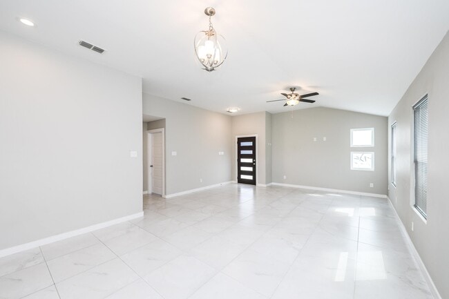 Building Photo - 7106 EL MESON DR