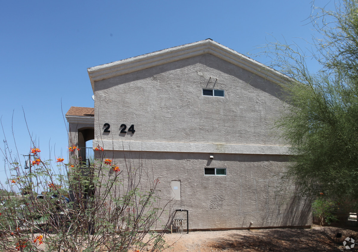 Building Photo - 2324 W Lone Cactus Dr