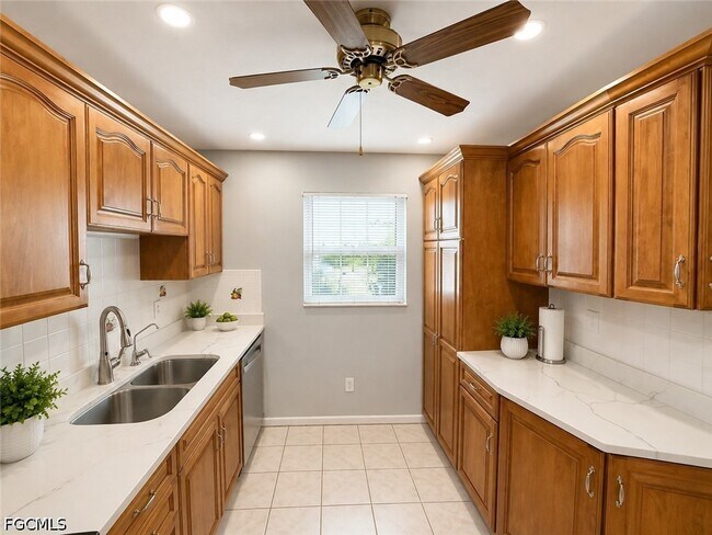 Foto del edificio - 1356 Myerlee Country Club Blvd