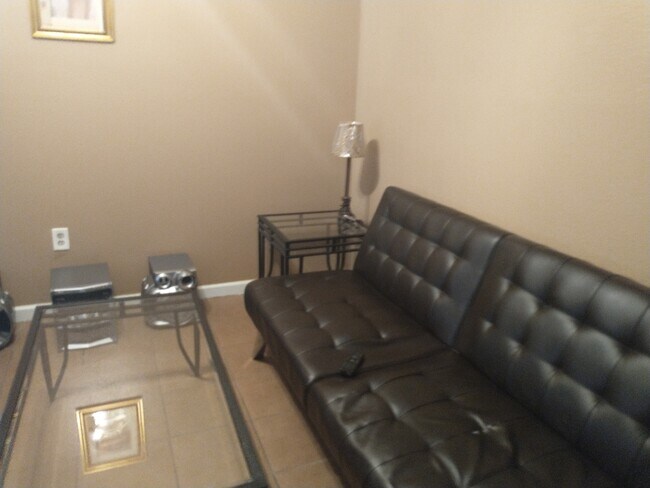 Foto del edificio - 3957 Downman Rd