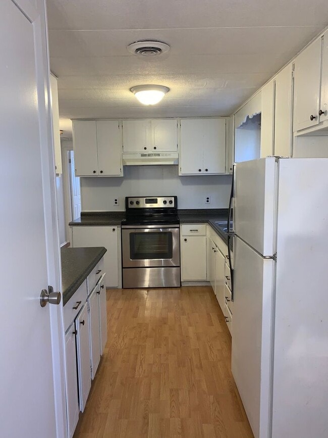 Building Photo - 709 Lee Rd