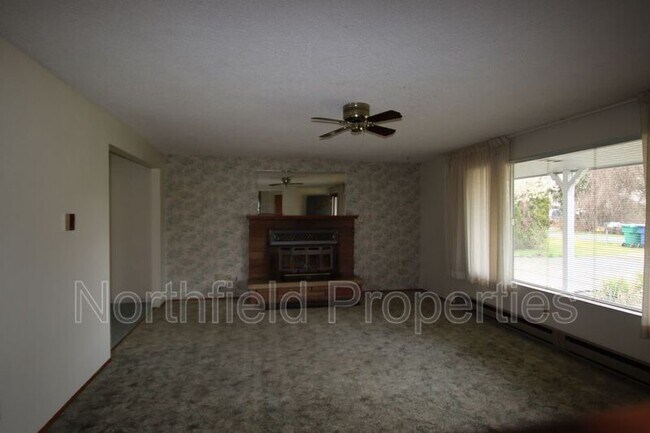 Foto del edificio - 5014 73rd Pl NE