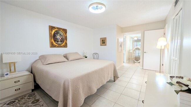 Building Photo - 3000 S Course Dr