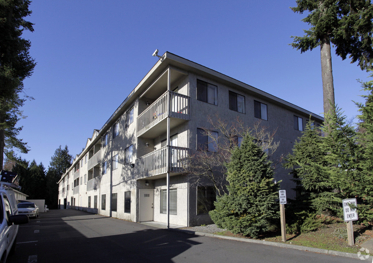 Primary Photo - Shoreline Apartments