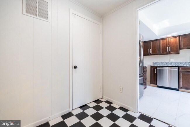 Building Photo - 4728 Redfern Ct