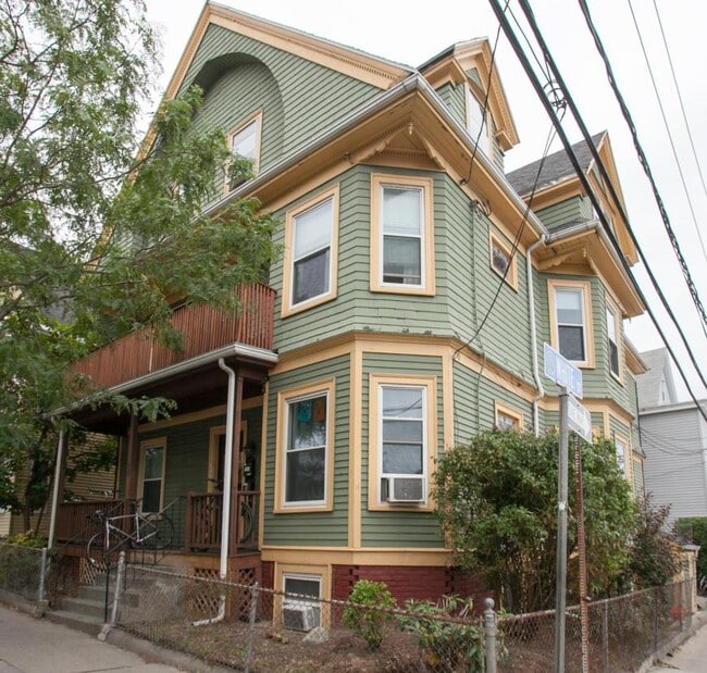 Building Photo - 4.0 bedroom in Somerville Massachusetts 02144