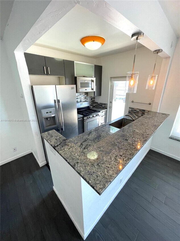 Foto principal - 620 76th St