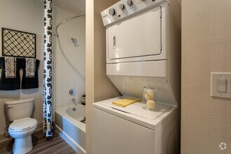 1BR, 1BA - 706 SF - Arca Green Mountain