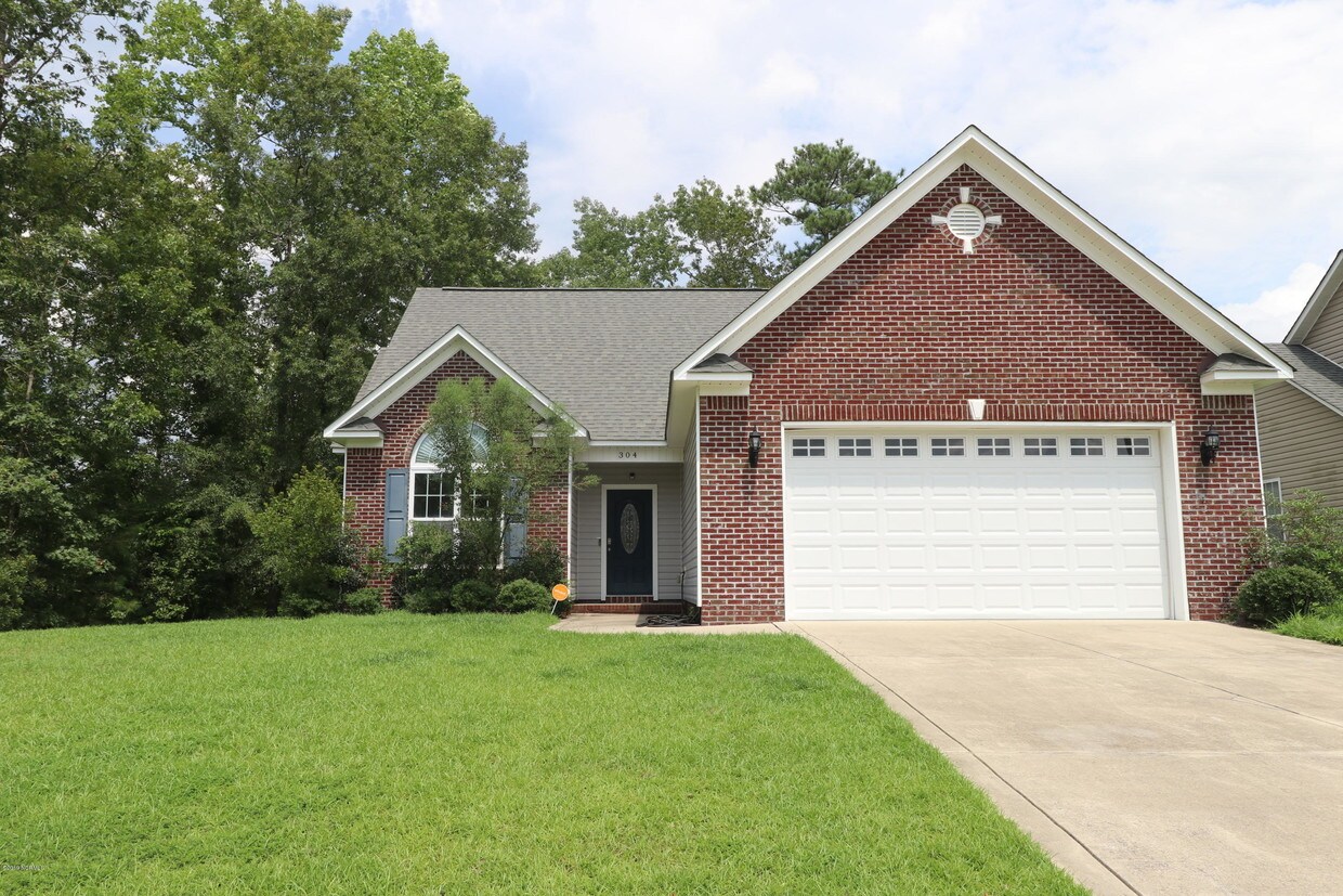 Primary Photo - 304 Weatherford Dr