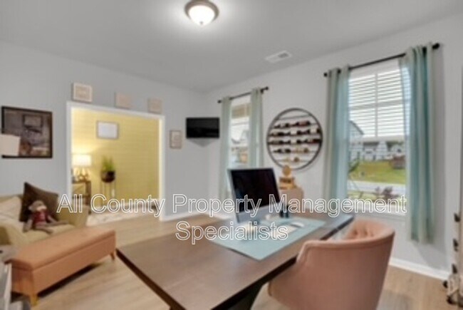 Foto del edificio - 673 Bellflower Ln