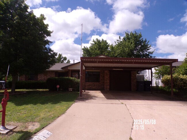 Foto del edificio - Pioneer Park Area! No Pets!
