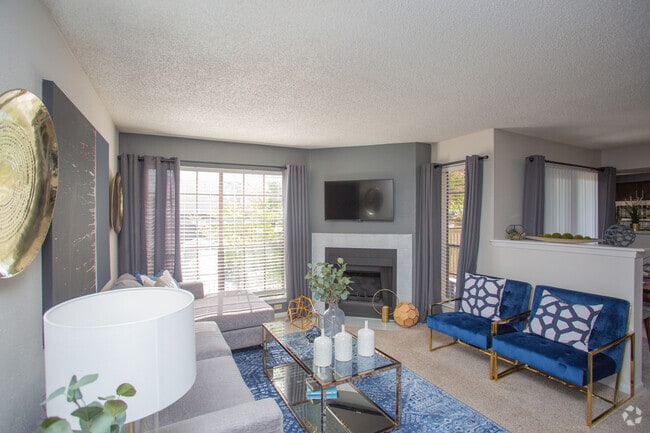 2BR, 2BA - 996SF - B2 Model - Laurel Heights at Cityview