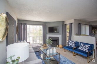 2BR, 2BA - 996SF - B2 Model - Laurel Heights at Cityview