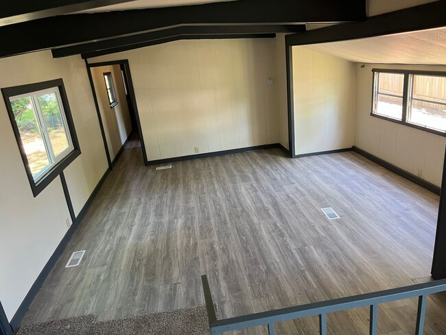 Building Photo - Great Single Level Home!