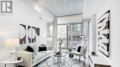 Building Photo - 127 Queen St E