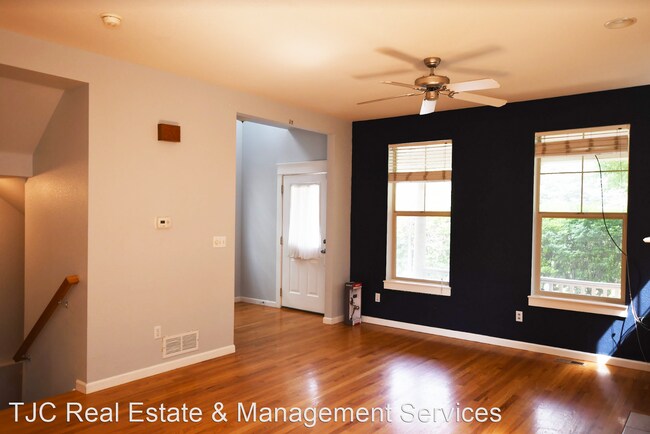 Building Photo - 4 br, 3.5 bath House - 2736 Tamarac Street