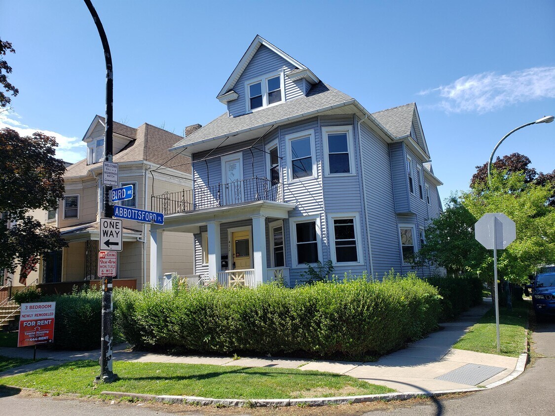 Primary Photo - 412 Bird Ave