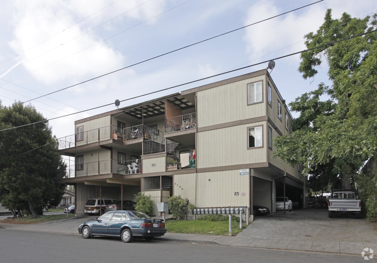 Primary Photo - 2796 Blenheim Ave