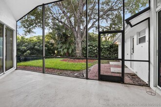 Building Photo - 924 Spoonbill Cir