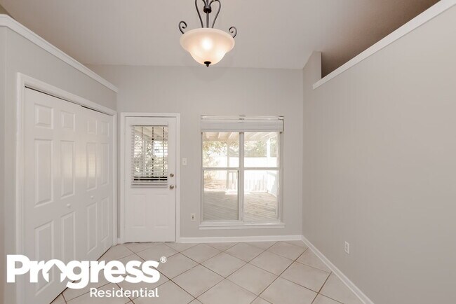 Building Photo - 10378 Yates Dr
