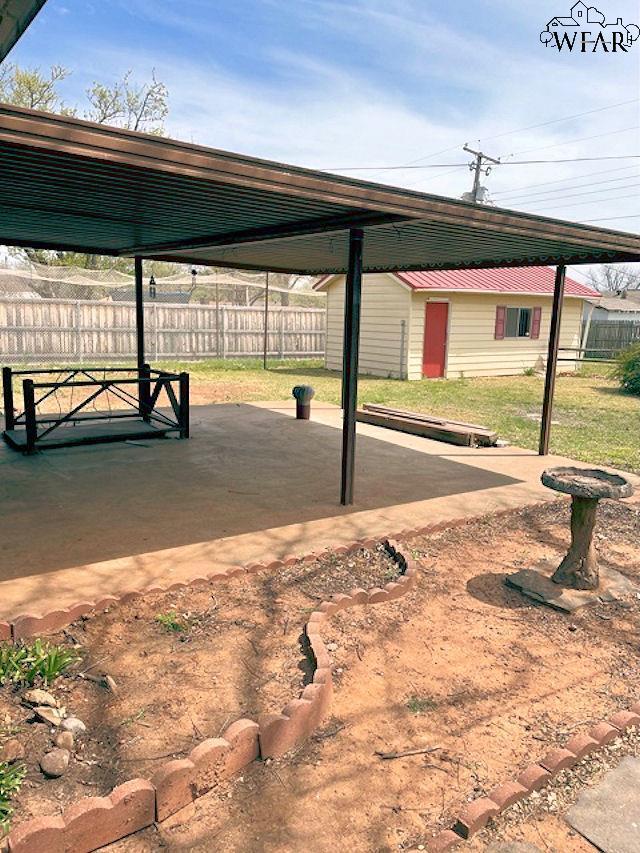 Foto del edificio - 705 W Manes Ave