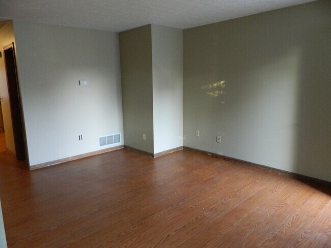 Living Room - 7400 Chaparral Rd