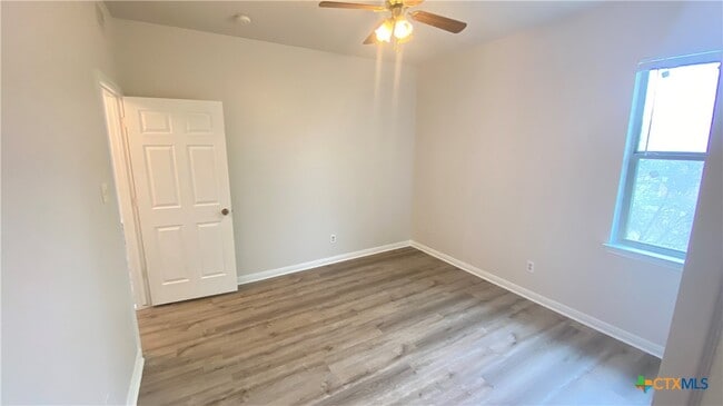 Building Photo - 521 Dukeway Dr