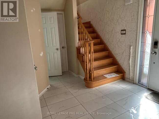 Building Photo - 126 Rainforest Dr