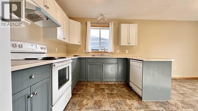 Photo du bâtiment - 9105-113A 113a Ave