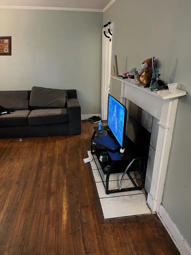 Foto del edificio - Room in House on Bethel Rd