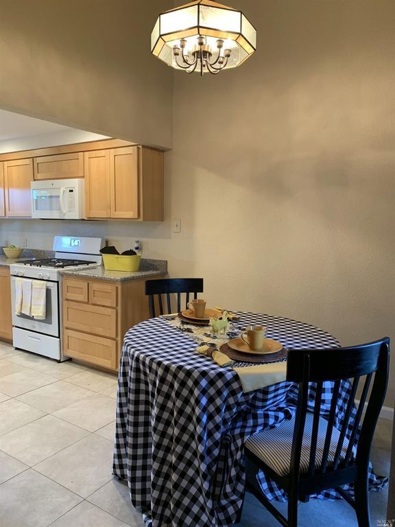 Foto del edificio - 2644 Shasta Ct